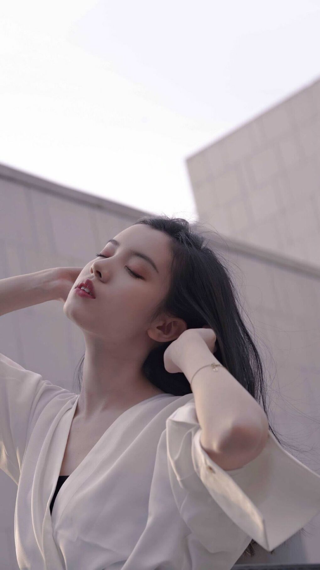 国足选手比赛路上逐梦逆袭，奋勇前行，国足选人